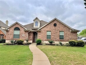 Building Photo - 900 Ascension Dr