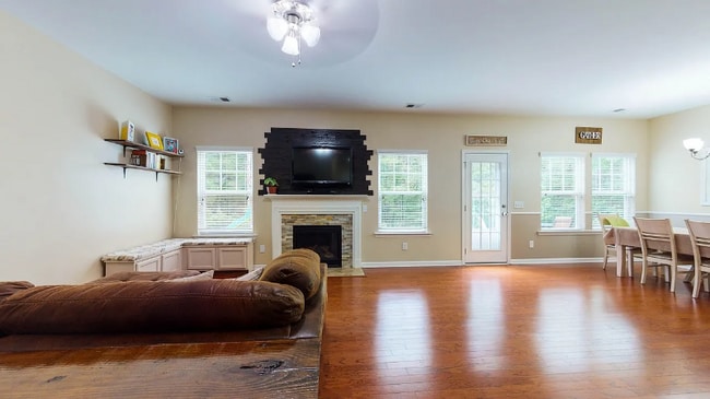 Building Photo - 106 Blackwater Way