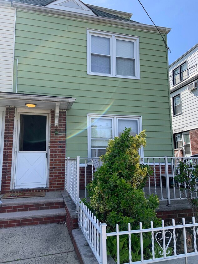 25 Broadway Unit 2, Bayonne, NJ 07002 Condo for Rent in Bayonne, NJ