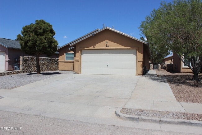 Building Photo - 13978 Vaquero Rock Dr