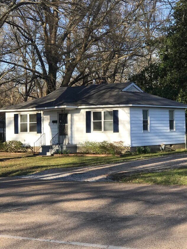 Primary Photo - 184 Sycamore Rd