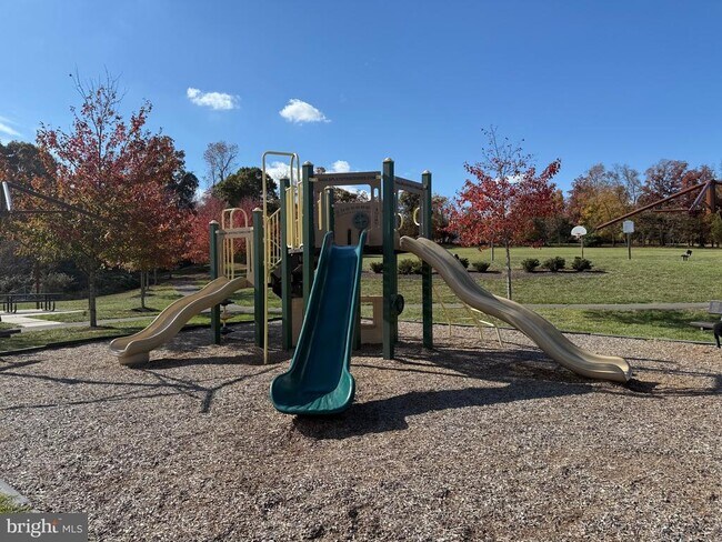 Foto del edificio - 1542 Kinnaird Terrace NE