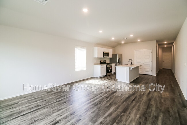 Building Photo - 1220 S Brk Dr