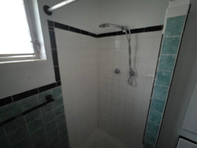 Foto del edificio - 504 6th Ave NW