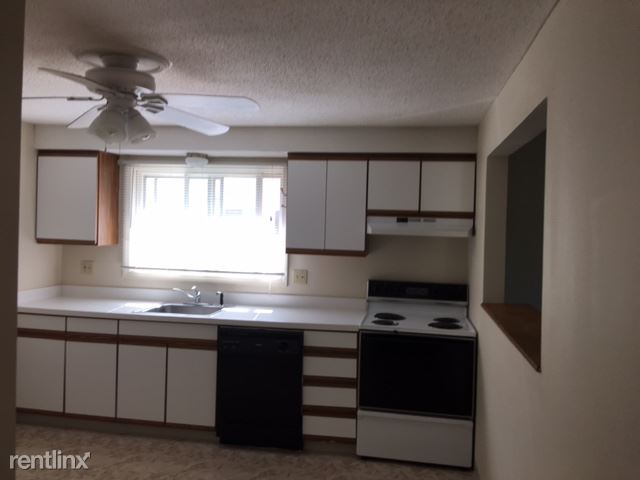 Primary Photo - 207 Village Dr