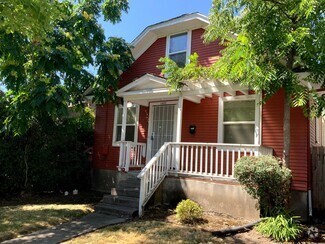 Building Photo - 1462 Hilyard St