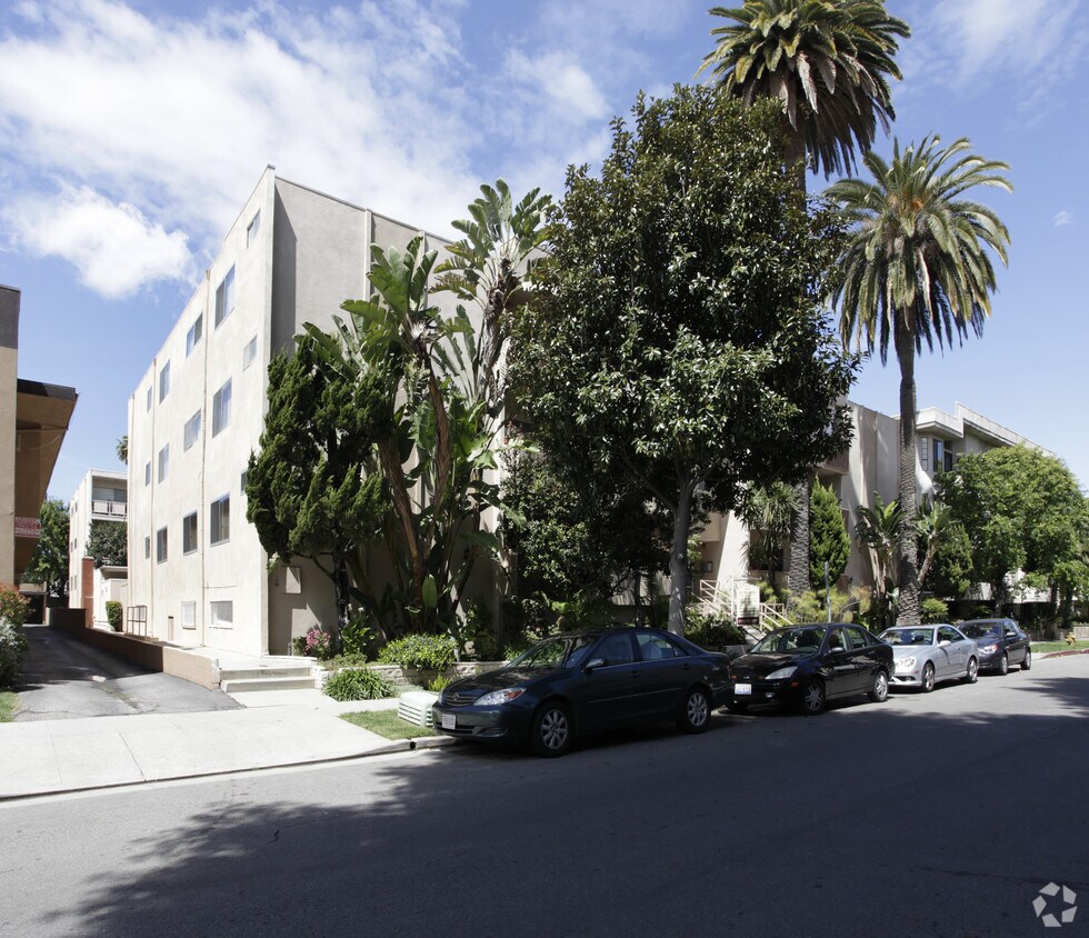 Building Photo - 4425 Ventura Canyon Ave