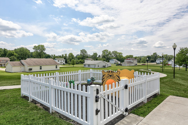 Building Photo - Honeybrook Greene