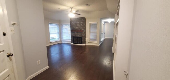 Building Photo - 2810 Spring Dusk Dr
