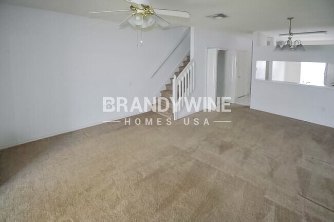 Foto del edificio - 2462 Lake Woodberry Cir