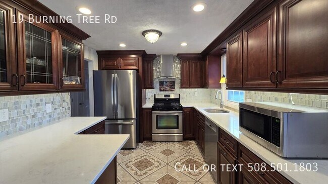 Foto del edificio - 19 Burning Tree Rd