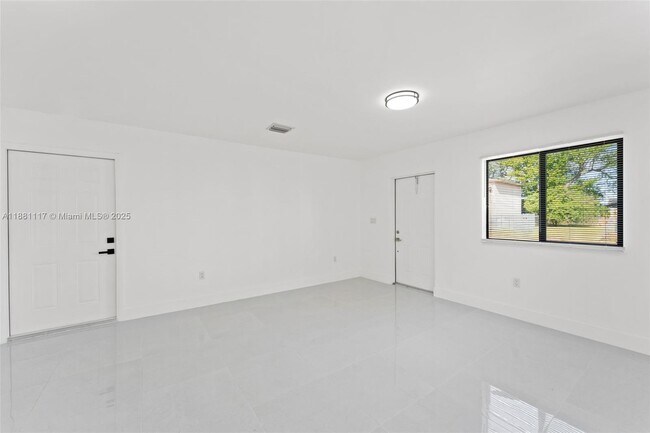 Foto del edificio - 1556 NW 68th Terrace