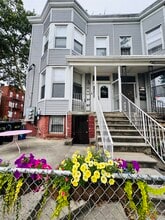 Building Photo - 33 Arlington Ave
