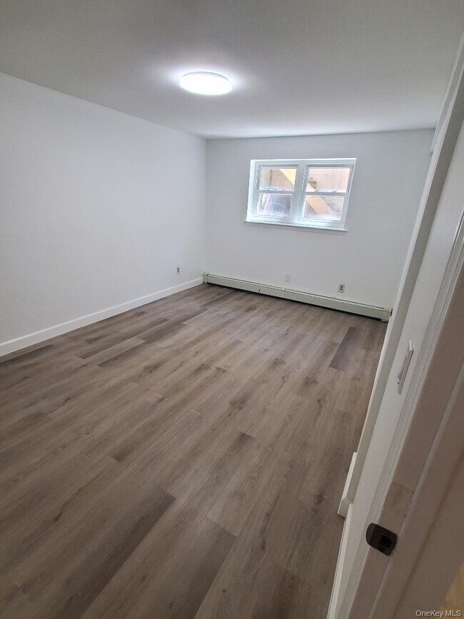Foto del edificio - 52-29 72nd St