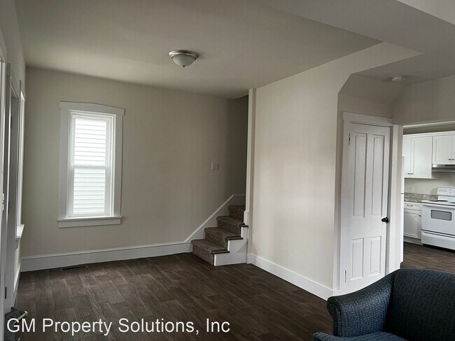 Building Photo - 3 br, 1.5 bath House - 111 Railroad Avenue