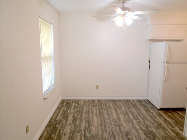 Foto del edificio - 1002 Apache Dr