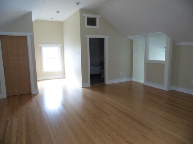 Upstairs - 115 Cragmont Rd