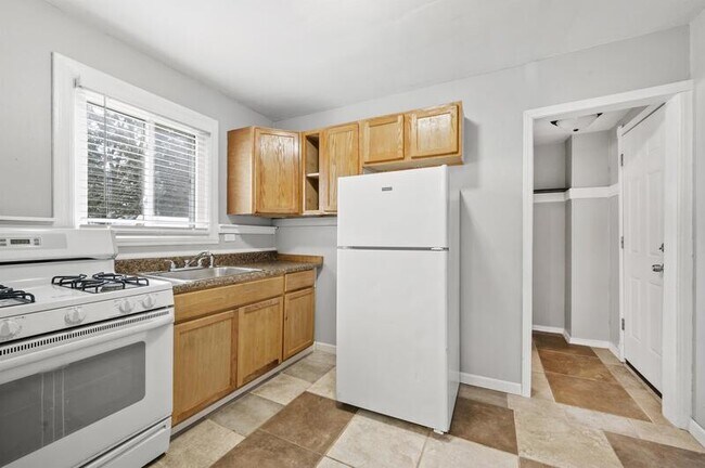 Building Photo - 3564 Wasmund Ave