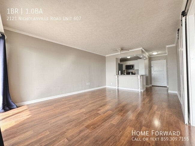 Building Photo - 2121 Nicholasville Rd