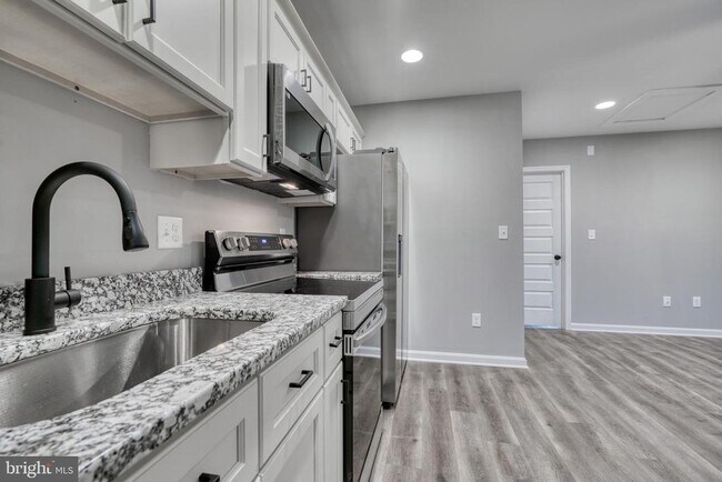 Foto del edificio - 6722 Brentwood Ave