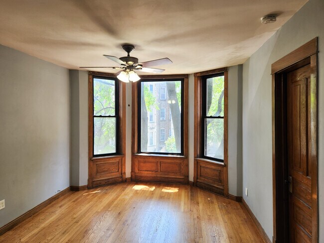 Foto del edificio - 2652 W Evergreen Ave