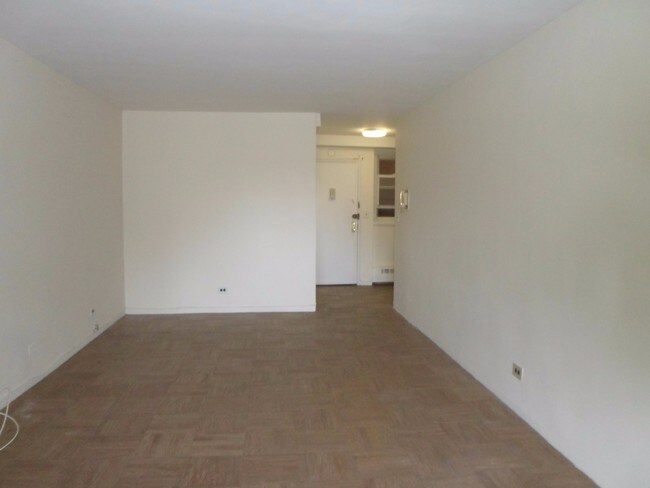 Foto del edificio - 9850 63rd Dr
