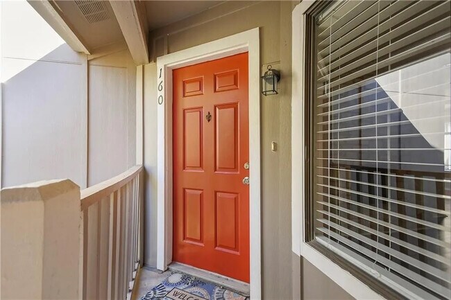 Foto del edificio - Room in Condo on Timber Ridge Rd