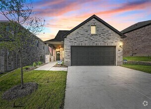 Building Photo - 500 Ezra Ln