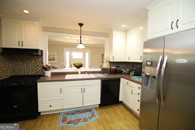 Foto del edificio - 104 Ridgecrest Rd