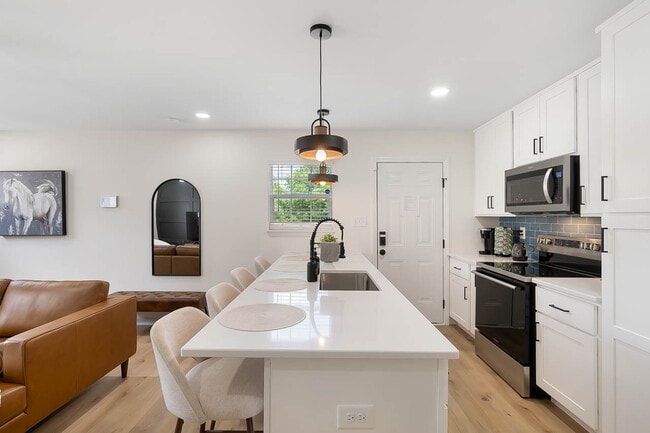 Photo - 1001 Linwood Ave Townhome