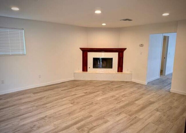 Foto del edificio - Gorgeous 3 Bedroom | 1 Bath