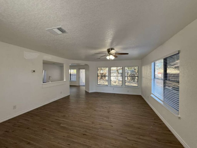 Foto del edificio - 6627 Diamond Pass