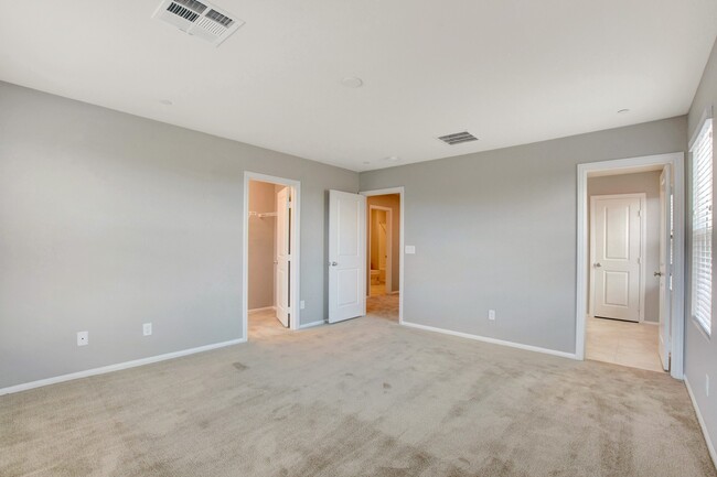 Building Photo - Come view this brand new town home in Insp...