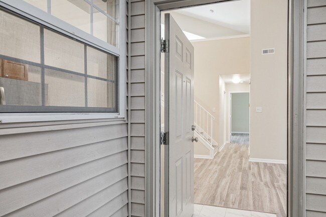 Photo - 1396 Tristram Cir House