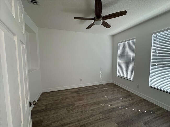 Foto del edificio - 4874 Sweet Cedar Cir