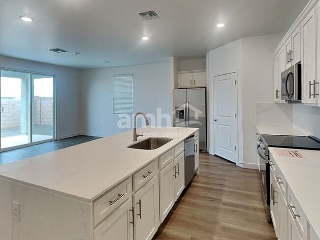 Foto del edificio - 9568 E Friedel Dr