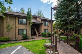 Building Photo - 2655 Ridge Ln