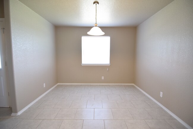 Foto del edificio - 3707 Clementine Dr