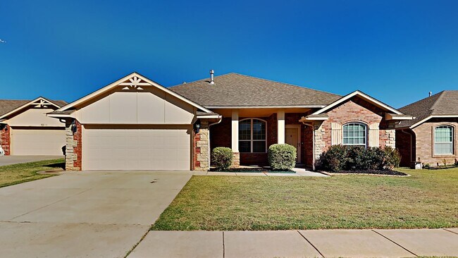 Photo - 4 Bedroom 2 Bathroom Home - Midwest City