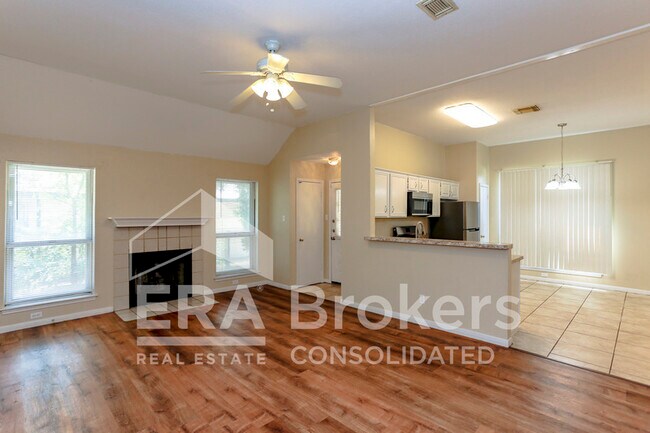 Foto del edificio - 2407 Armadillo Dr