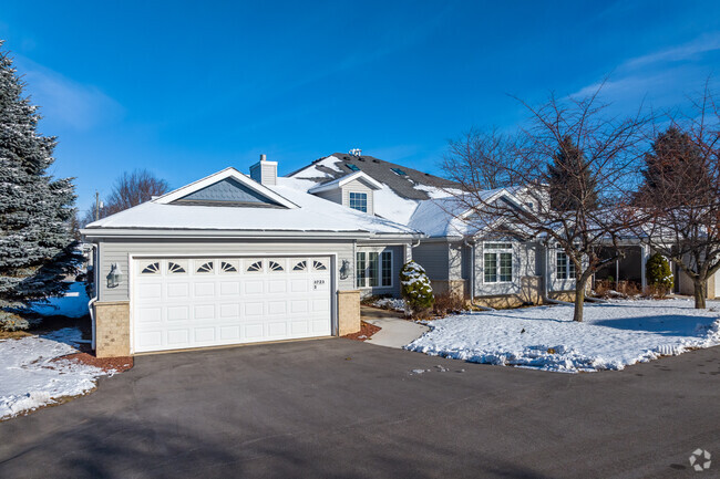 Foto del edificio - Evergreen Townhomes South