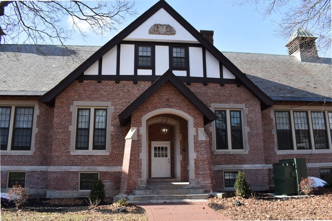Building Photo - 155 Ararat St