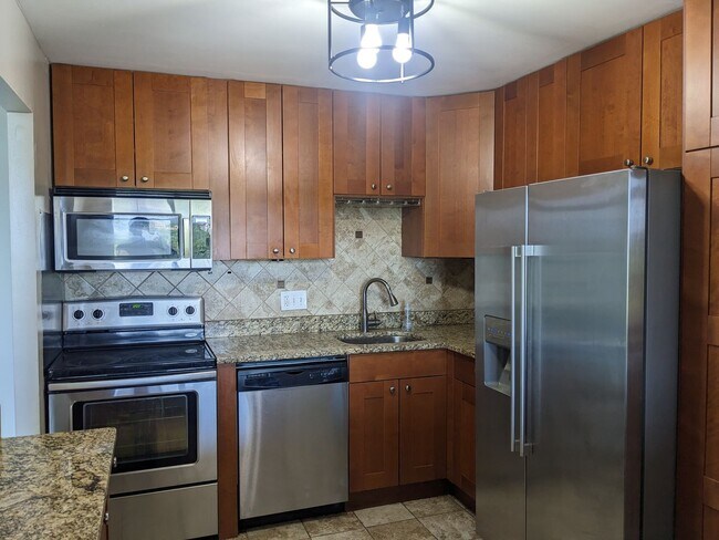 Foto del edificio - 2 Bedroom Condo in Towson