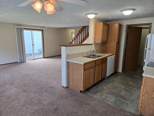 Foto del edificio - Three bedroom home in Franklin Square