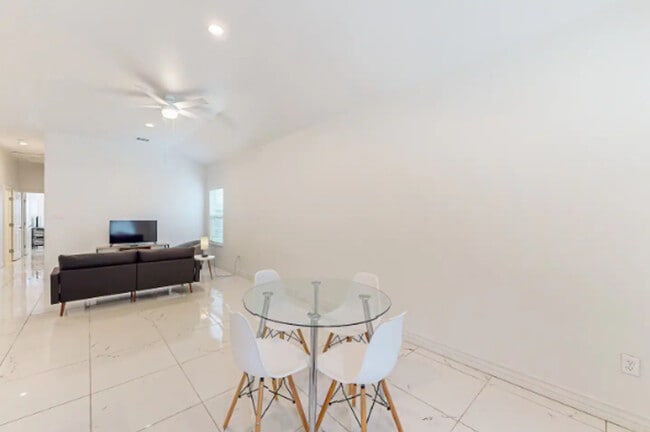 Foto del edificio - 706 5th St