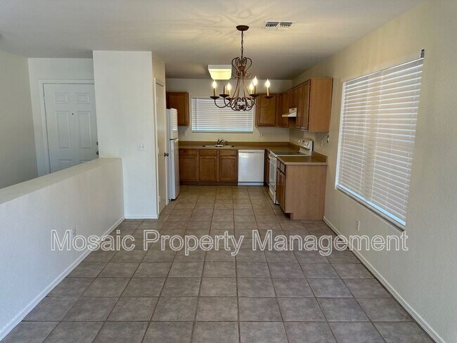 Foto del edificio - 1543 S Danielson Way