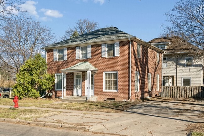 Building Photo - 2100 Sumner St