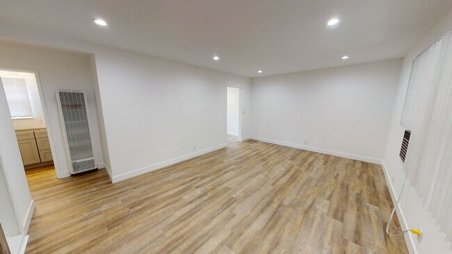 Foto del edificio - 11591 Riverside Dr
