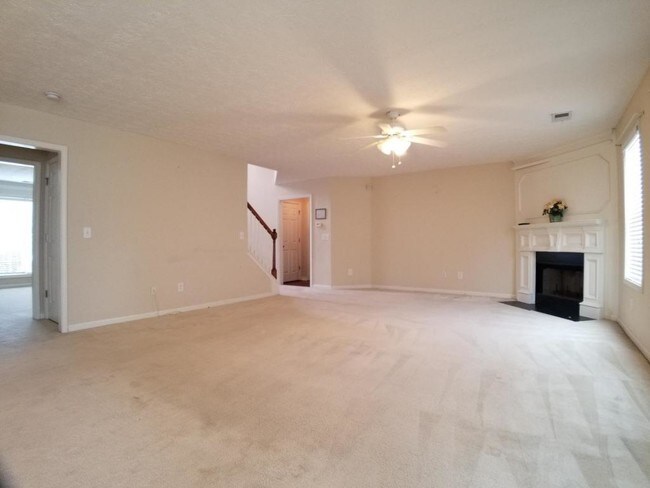 Building Photo - 306 Nandina Ln