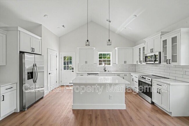 Foto del edificio - 1709 College Plaza Blvd